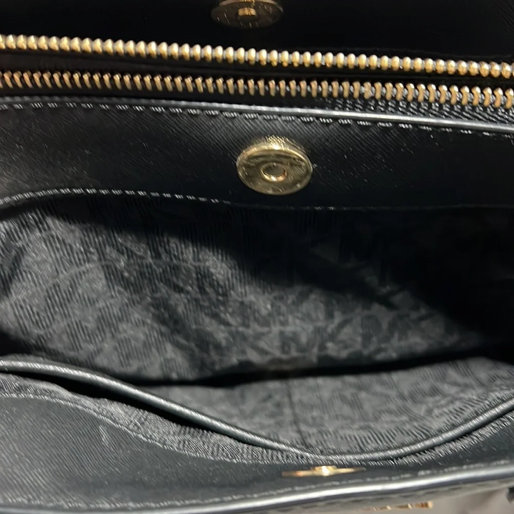 Michael Kors bag - Picture 8 of 8